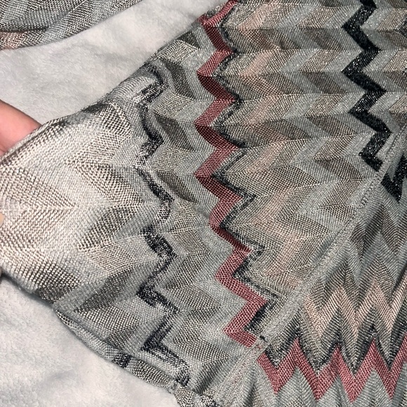 White House Black Market Chevron Long Sleeve in Pink, Black, and Cream - Picture 6 of 13